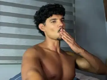 Chaturbate Nude Webcam of daniel0910s