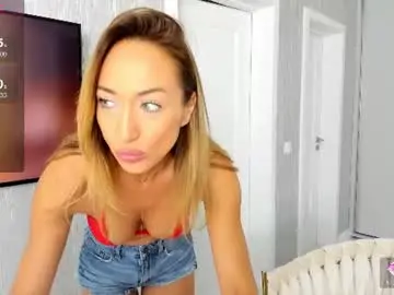 Chaturbate Live Sex Cam of finestchantilly
