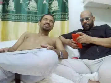Chaturbate Live Sex Cam of bruce_bigg
