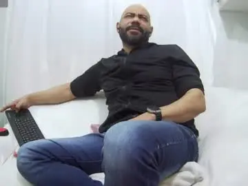 Chaturbate Live Porn of bruce_bigg