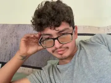 Chaturbate Live Porn of tylerwhiite_