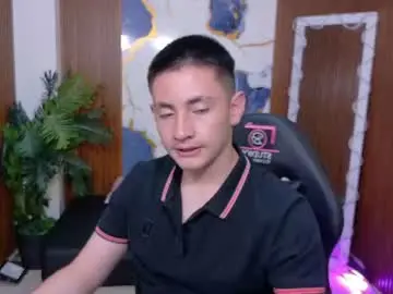 Chaturbate Live Sex Cam of andres_tay