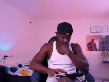 Chaturbate Best live sex cam show of ethan_travis0