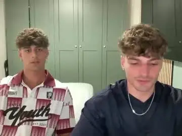 Chaturbate Live Sex Cam of italianboy092