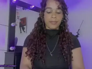 Chaturbate Live Sex Cam of lips_sarasofia