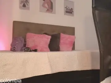 Chaturbate Live Sex Cam of miley_baker