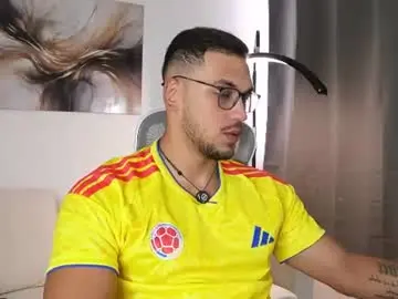 Chaturbate Live Sex Cam of andy_weld