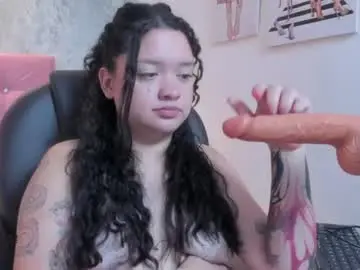 Chaturbate Nude Webcam of annyhills1