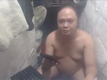 Chaturbate Live Sex Cam of xsexyhugecock