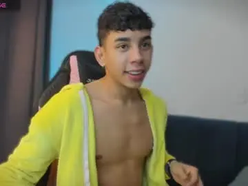 Chaturbate Best live sex cam show of andrew_twink18