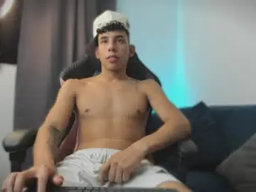 Chaturbate Private Sex Chat of andrew_twink18