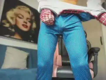 Chaturbate Nude Webcam of andrew_twink18