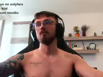 Chaturbate Live Sex Cam of alphaboyfun