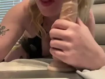 Chaturbate Sex Chat of ravyn_xoxo