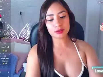 Chaturbate Live Sex Cam of paulina_galvis2700