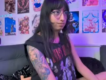 Chaturbate Live Sex Cam of snowblack_
