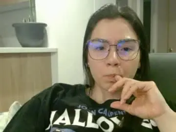 Chaturbate Live Sex Cam of wolfs_daughter