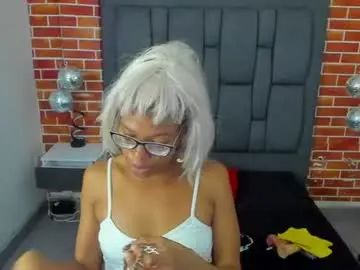 Chaturbate Live Sex Cam of eiza_clarke