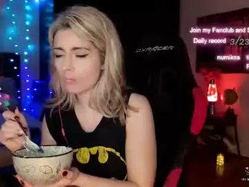 Chaturbate Watch Live Sex Cams of kimilee22