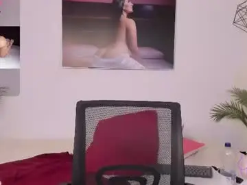 Chaturbate Live Sex Cam of ahinovi_