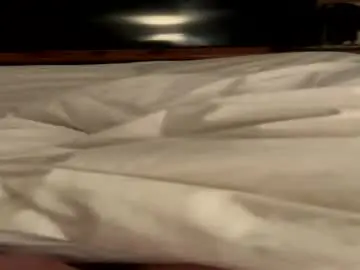 Chaturbate Live Sex of swallowme2121