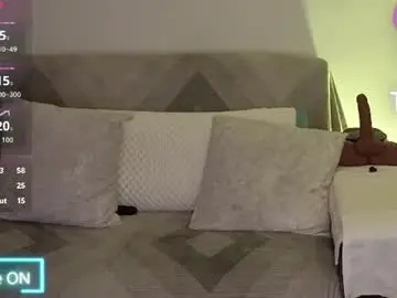 Chaturbate Live Sex Cam of zuly_zahir_01