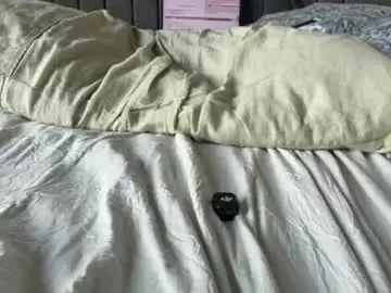 Chaturbate Live Porn of hawt_ass_milf