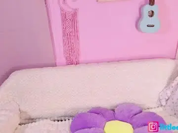 Chaturbate Watch Live Sex Cams of little_effy18_
