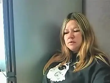 Chaturbate Live Sex Cam of angeldemongirl