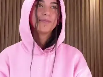 Chaturbate Live Sex Cam of isabella_cooper9