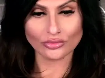 Chaturbate Live Sex Cam of kxaxmichelle