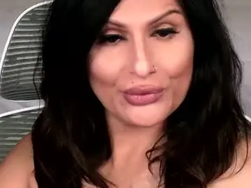 Chaturbate Live Sex Cam of kxaxmichelle