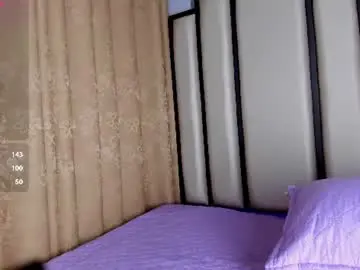 Chaturbate Live Sex Cam of maddie_01