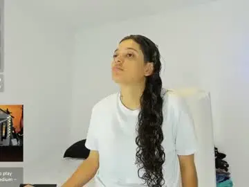 Chaturbate Live Sex of luna_cami4