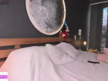 Chaturbate Live Sex Cam of angie_mcqueen