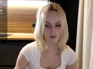 Chaturbate Live Sex Cam of belle_vill