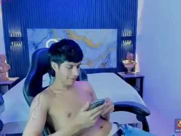 Chaturbate Live Sex Cam of dark_desiree18