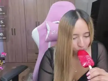 Chaturbate Free Live Porn of ema_tayy