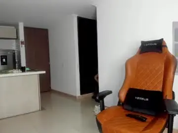 Chaturbate Free Porn Cam of rogger_physique