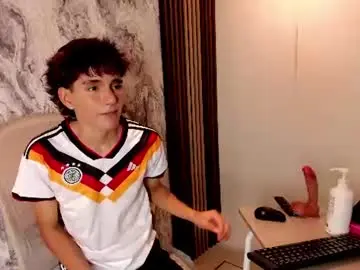 Chaturbate Live Sex Cam of christopher_robin4