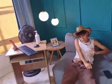 Chaturbate Free Porn Cam of christopher_robin4