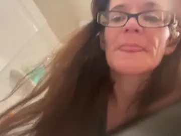 Chaturbate Live Sex Cam of tinker200552