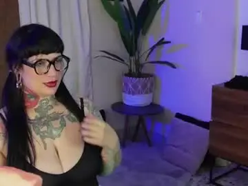 Chaturbate Live Sex Cam of carmillaross