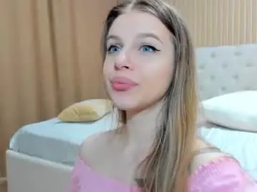 Chaturbate Sex Cam of mila_polly_and_forester
