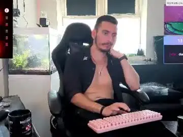 Chaturbate Free Porn Cam of rayzel_white