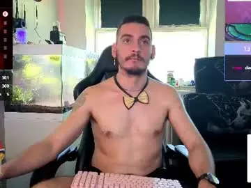 Chaturbate Live Sex Cam of rayzel_white