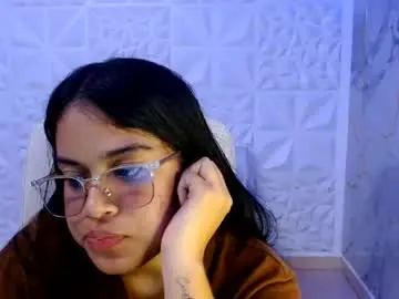 Chaturbate Live Sex Cam of ashley_thonsom18