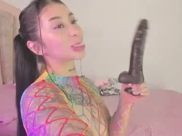 Chaturbate Live Sex Cam of hilary_jones_22