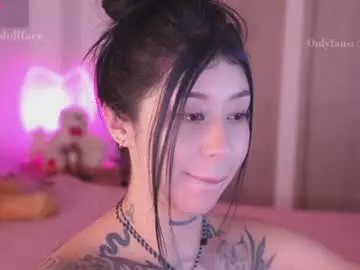 Chaturbate Live Porn of hilary_jones_22