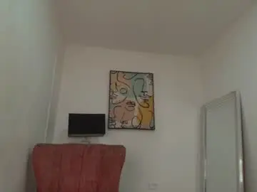 Chaturbate Live Sex Cam of miadolan